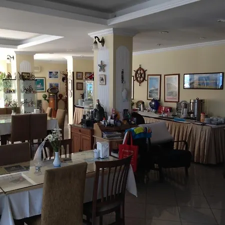 Yali Hotel 3*