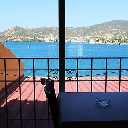 Yali Hotel 3*