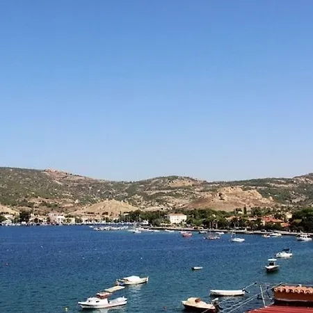 Yali Hotel 3*