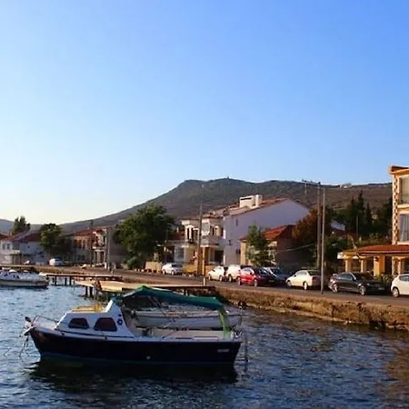 Hotel Yali 3*